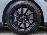 - 5.2L V8 - Cloth / Suede Seats - Rear View Camera - Cruise Control - Manual *Find your next used ve... (image 3)