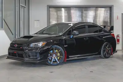 Subaru WRX STI 2021: - Extérieur noir CRYSTAL BLACK SILICA avec intérieur en cuir noir et microfibre...