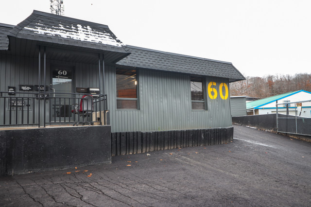 STORAGE/SHOP space in PRIME Dundas location! in Storage & Parking for Rent in Hamilton - Image 4