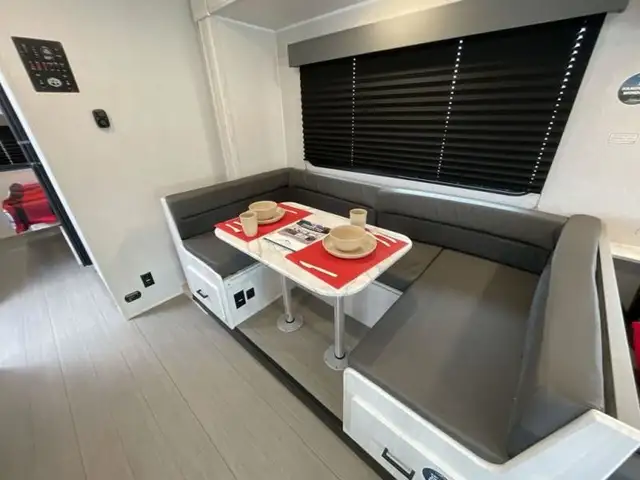 2026 EAST TO WEST Entrada 2950OK in RVs & Motorhomes in Edmonton - Image 26