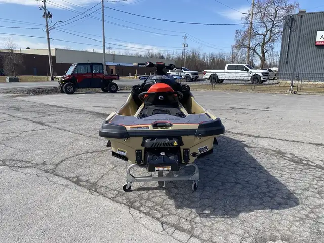 2025 Sea-Doo RXT-X 325 Metallic Tan Lava Red Premium in Personal Watercraft in Cornwall - Image 7