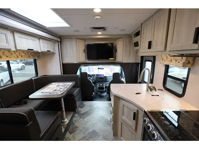 2026 Forest River Sunseeker NEUF 2500 Classe C /B+ Skirt paint + in RVs & Motorhomes in Laval / North Shore - Image 10