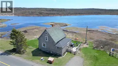OCEANFRONT OPPORTUNITY ON WHITE HEAD ISLAND! Nestled in one of New Brunswicks most scenic coastal se...