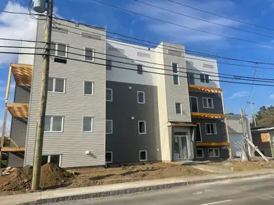 418-655-8281 À voir au 2289 Boulevard Louis-XIV, appartement #3, superbe 3 1/2 dans une construction...