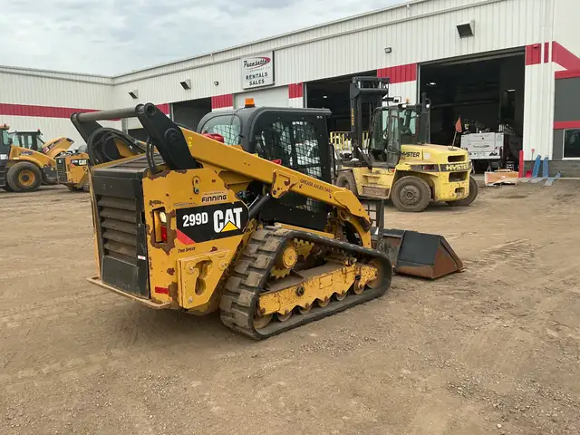 2014 Caterpillar 299D with Extra Counter Weight in Heavy Equipment in Calgary - Image 4
