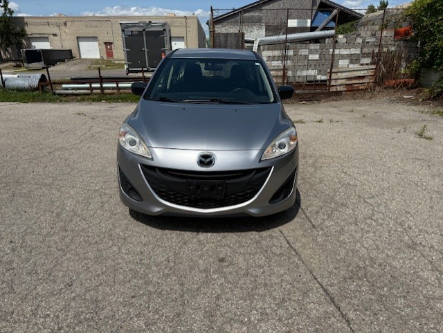 2012 mazda5 van in Cars & Trucks in Cambridge - Image 2