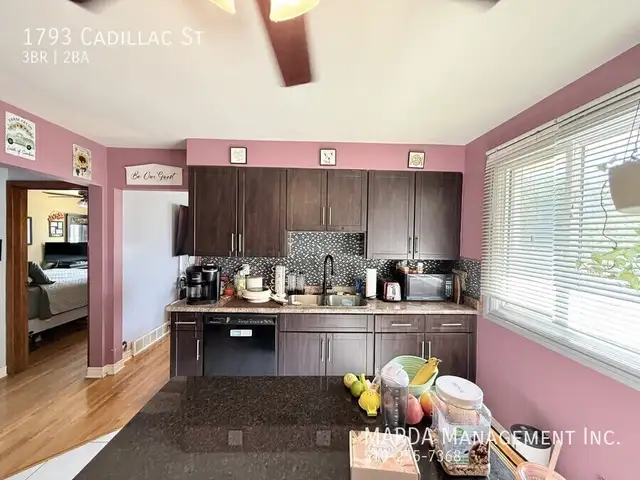 SPACIOUS 3 BED/2 BATH HOME- FINISHED BASEMENT-EAST WINDSOR + UTI in Long Term Rentals in Windsor Region - Image 11