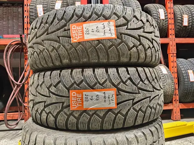 P225/60R17 Hankook Winter Ipike in Tires & Rims in Hamilton - Image 2