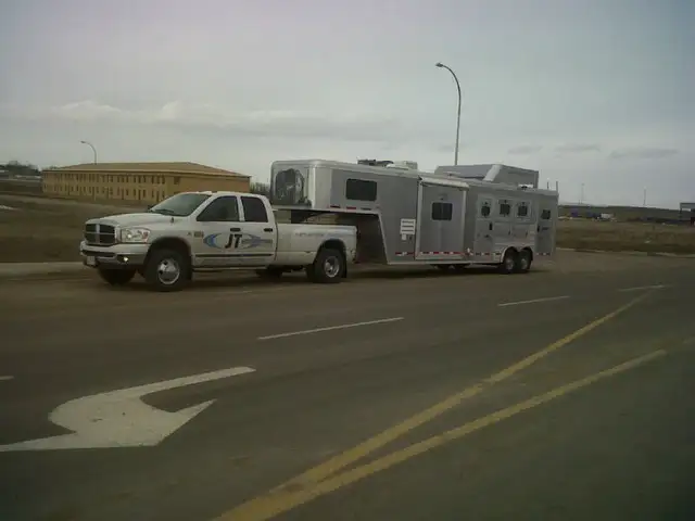 RV Hauling, RV Transport, Park Model Trailer Hauling & Moving in Towing & Scrap Removal in Delta/Surrey/Langley - Image 8