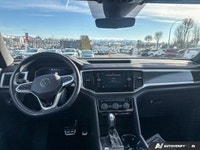 This Volkswagen Atlas Cross Sport boasts a Regular Unleaded V-6 3.6 L/220 engine powering this Autom... (image 9)