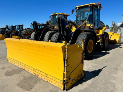 Hours: 738 | Location: Calgary, AB, CA | Attachments: Aux Hydraulics; Attachments: Quick Coupler; Bu...