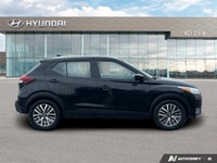 The advertised vehicle price is based on a promotional finance offer. Customers who purchase the veh... (image 5)