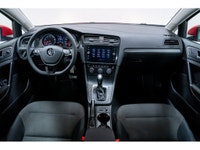 Découvrez l'excellence automobile avec la Volkswagen Golf 2021 Plongez dans une expérience de condui... (image 1)