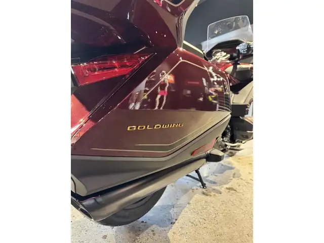 2025 Honda Goldwing Tour 50th Anniversary in Sport Touring in Ottawa - Image 8