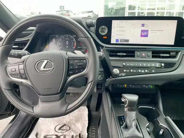 2024 Lexus ES 350 Premium / Cuir / Toit ouvrant / Camera Bien Éq in Cars & Trucks in Laval / North Shore - Image 29