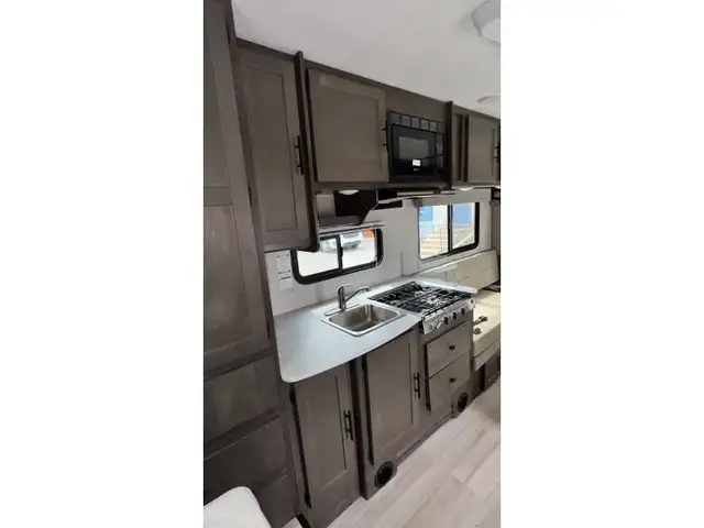 2023 Leprechaun 230CB in RVs & Motorhomes in Laval / North Shore - Image 14