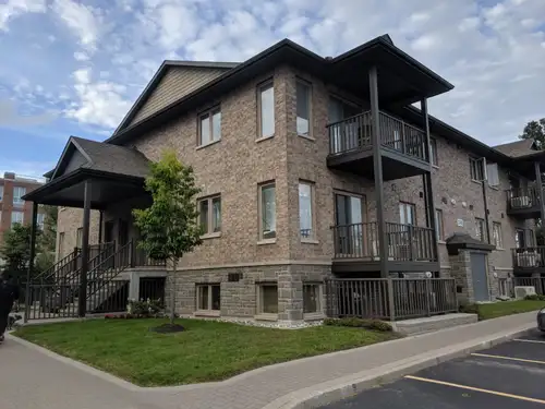 OPEN HOUSE WEDNESDAY APRIL 8 FROM 2:00-4:00!! Welcome to your new home in the vibrant adult communit...