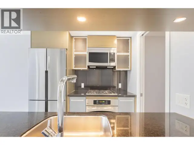 907 833 SEYMOUR STREET Vancouver, British Columbia in Condos for Sale in Vancouver - Image 7