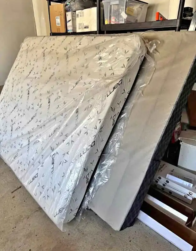 MATTRESS • KING MATTRESS • FACTORY SEALED in Beds & Mattresses in Kingston - Image 2