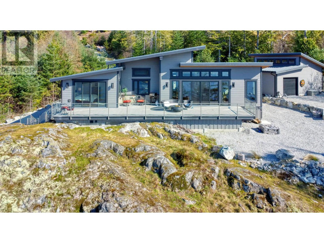 13595 SAKINAW DRIVE Garden Bay, British Columbia in Houses for Sale in Sunshine Coast - Image 2