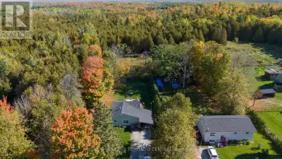 Welcome to your piece of paradise! Cozy 2 bedroom home, just minutes to Orillia or Coldwater, with a...