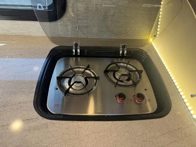 2023 Jayco Melbourne Prestige 24RP 1 extension + full paint et m in RVs & Motorhomes in Laval / North Shore - Image 17