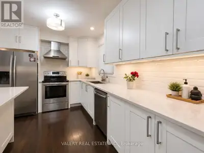 Welcome To 20-45 Hansen Road North, Brampton! This Spacious And Well-Maintained 3 Bedroom, 2 Bathroo...