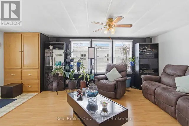 428 PINE PASS Centre Wellington, Ontario in Houses for Sale in Oakville / Halton Region - Image 10