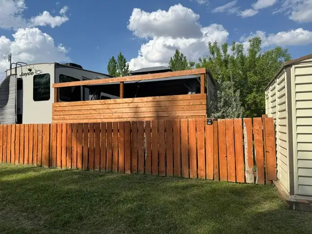 RV campsite with trailer for sale in Alberta in Canada - Image 8