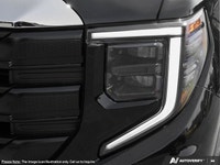 8-cylinder engine for robust power - All-wheel drive for Canadian conditions - Lane departure warnin... (image 9)