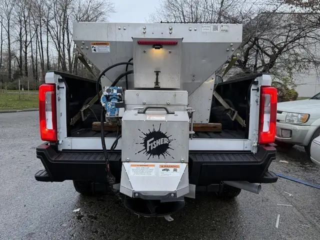 2023 Ford F-250 XL 4X4 Plow Truck with Sander in Heavy Trucks in Regina - Image 18