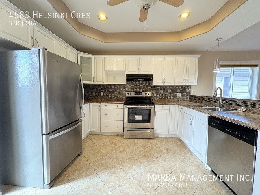 SPACIOUS 3+1 BED/2 BATH/2 KITCHEN HOUSE + UTILITIES 5
