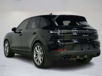 This 2024 Porsche Cayenne is a local Ontario vehicle with a clean Carfax report offering a refined b... (image 4)