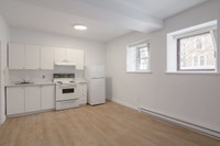 Akelius studio apartment for rent. Located near Lorne-Crescent in the Milton Park neighborhood, Mont... (image 1)