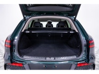 Le Genesis GV70 Select 2023 est un SUV compact de luxe qui incarne l'élégance, le confort et la perf... (image 8)