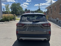 Low Mileage, Apple CarPlay, Android Auto, Power Liftgate, Blind Spot Detection, Lane Keep Assist! In... (image 4)