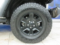 JEEP GLADIATOR MOJAVE 2023 4X4 TOUT ÉQUIPÉ V6 3.6L MANUEL 6 RAPPORTS TOUT ÉQUIPÉ / GPS NAVIGATION /... (image 8)