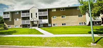 B14//Brandon/Stop paying rent and become a home owner. Great starter home /revenue property Located...