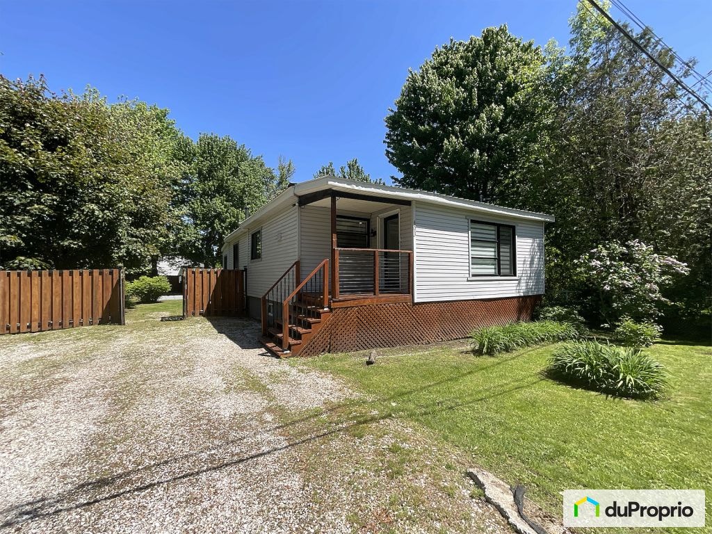 $320,000 - Bungalow for sale in Henryville — photo 3