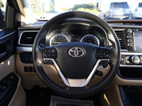 SAEFTY INCLUDED ONE OWNER ACCIDENT FREE SERVICE RECORDS LOCAL ONTARIO CAR 7 PASSENGERS Very Clean AW... (image 9)