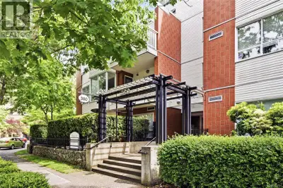 Capital City Group is proud to present 409-380 Waterfront Crescent a stunning top-floor 2-bed, 2-bat...