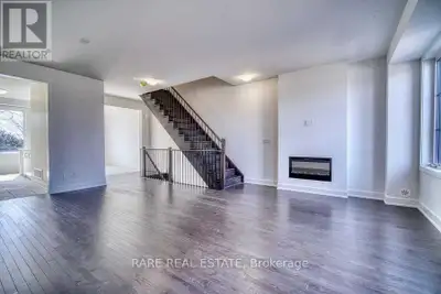 *Perfectly Laid Out 4 Bedroom 4 Bathroom Townhouse In Prime Markham Neighbourhood At 16th & Mccowan...
