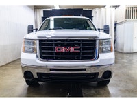 **ONE OWNER - MECHANICALLY CERTIFIED** 109,196 KM This 2008 GMC Sierra 3500HD 4x2 Crew Cab Dump Box... (image 3)