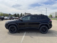 Only 56,675 Miles! This Jeep Cherokee boasts a Regular Unleaded V-6 3.2 L/198 engine powering this A... (image 3)