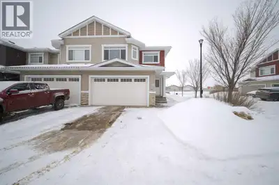 Welcome to 441-41 Millennium Drive in Timberlea. This well maintained corner unit home offers extra...