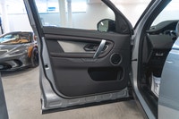 Land Rover Discovery Sport 247hp R-Dynamic SE 2023: - Extérieur argent métallisé Hakuba et intérieur... (image 9)