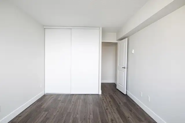 2 Bedroom Apartment for Rent - 190 Lees Ave63815814900353124