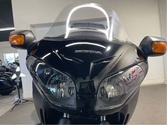 2013 Honda Gold Wing F6B LOW MILES/ $42 WEEKLY/ZERO DOWN in Sport Touring in North Bay - Image 7