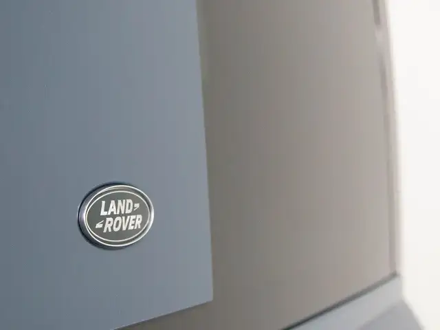 2020 Land Rover Defender P400 | HSE | 110 | MERIDIAN | 20\" WHEE in Cars & Trucks in Mississauga / Peel Region - Image 46