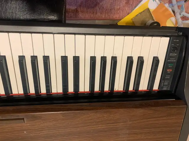 Yamaha YDP-213 electric Digital Piano in Pianos & Keyboards in City of Montréal - Image 7